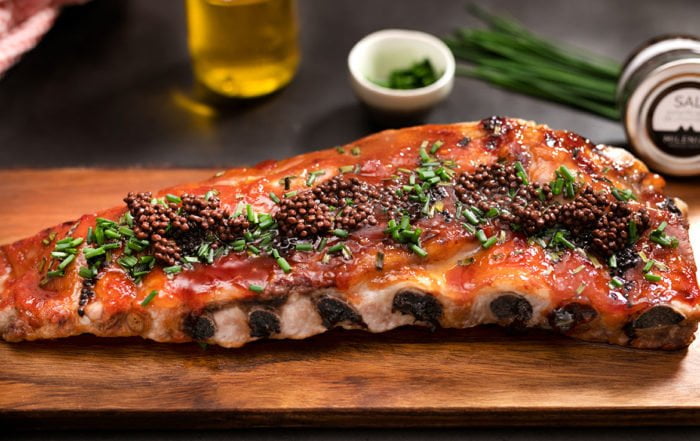 costillar cerdo glaseado con sal esferificada chocolate milenia