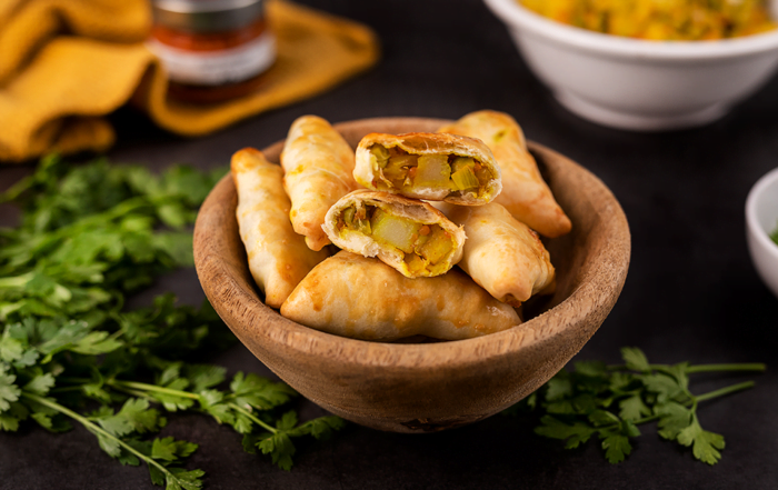 samosas con esferificaciones de sal picante milenia